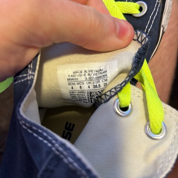 converse high tops Size 4 - Picture 4 of 4